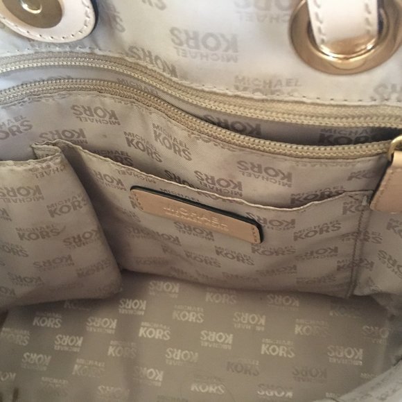 Michael Kors White Tote - Picture 2 of 3